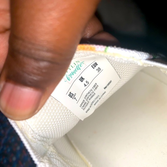 Sneakers - Picture 3 of 4
